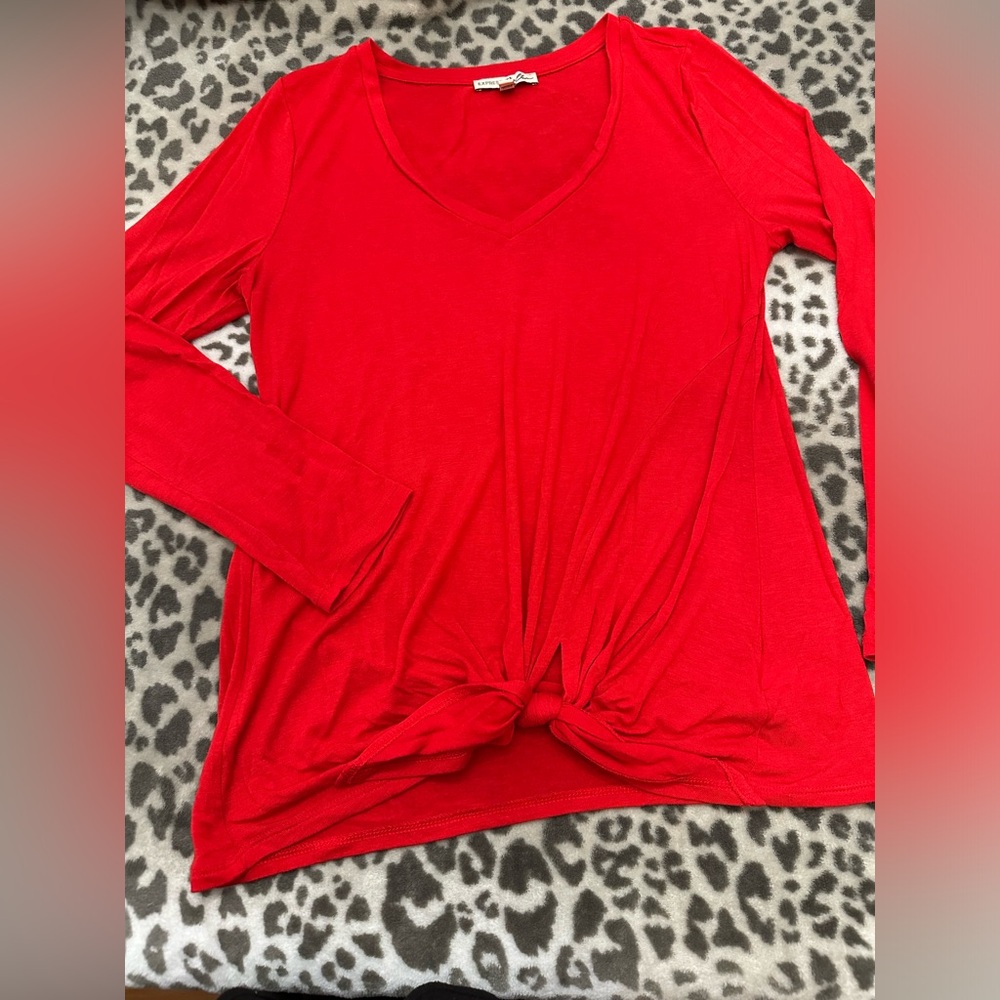 Express One Eleven Knot Front V-neck Top in Red Size Medium - Picture 6 of 12